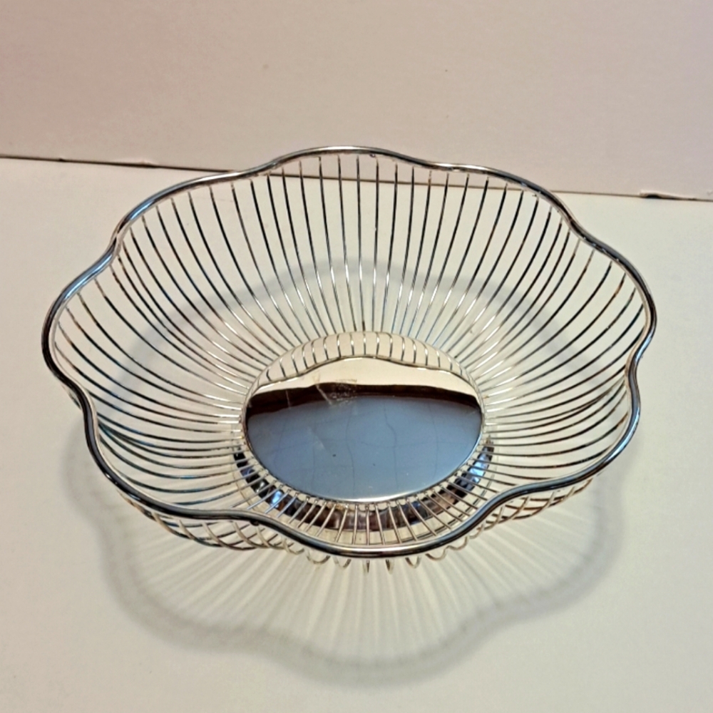 Silverplated wavy edged basket Centurion Collection